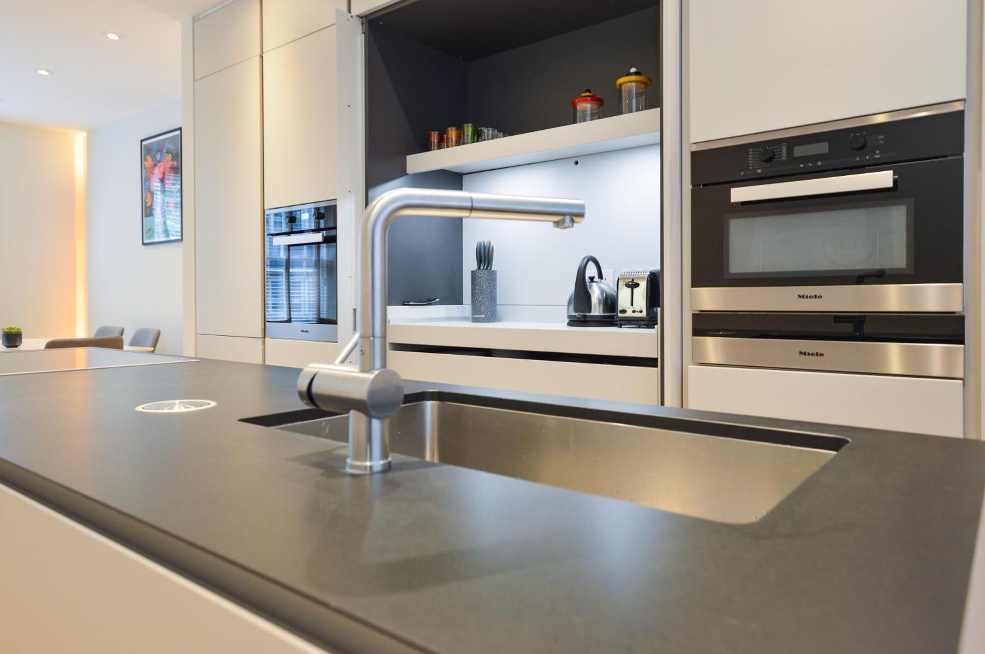 Noho 132 Serviced Apartments By Concept Apartments London Exterior photo